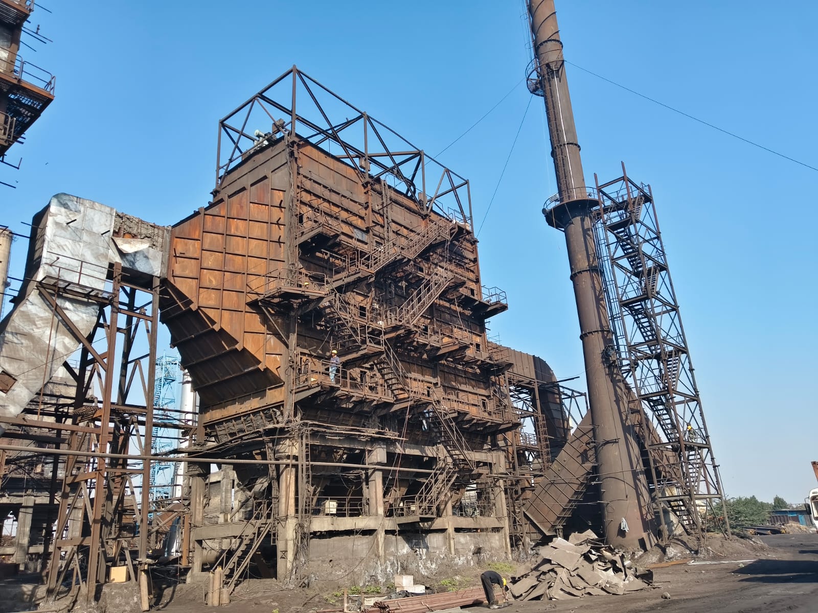 Large-scale industrial machinery and equipment used in sponge iron production